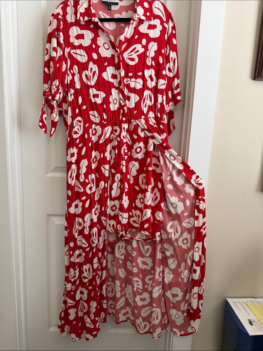 Eloquii Red and White Floral Walk-thru Dress - Picture 8 of 9